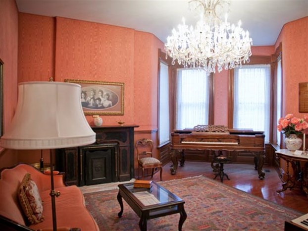 Founder's Parlor (Texas/New Mexico Parlor)